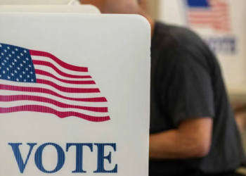 Cierran primeros centros de votación en Estados Unidos