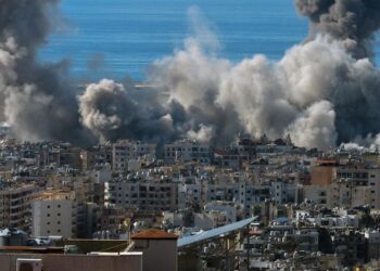 Israel ataca centro de Beirut en medio de expectativas de alto al fuego en Líbano