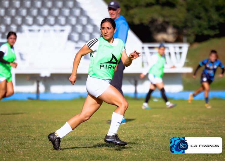 Tres jugadoras superan etapa de visorias del Club Puebla Femenil