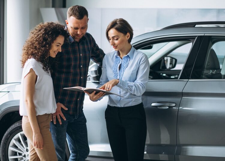 ¿Comprar o arrendar un auto?