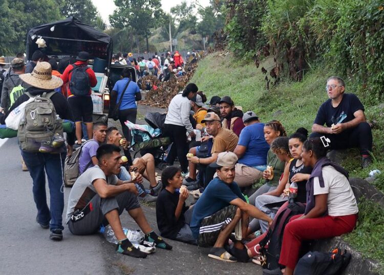 Caravana migrante sale del sur de México pese a las declaraciones de Trump y Sheinbaum