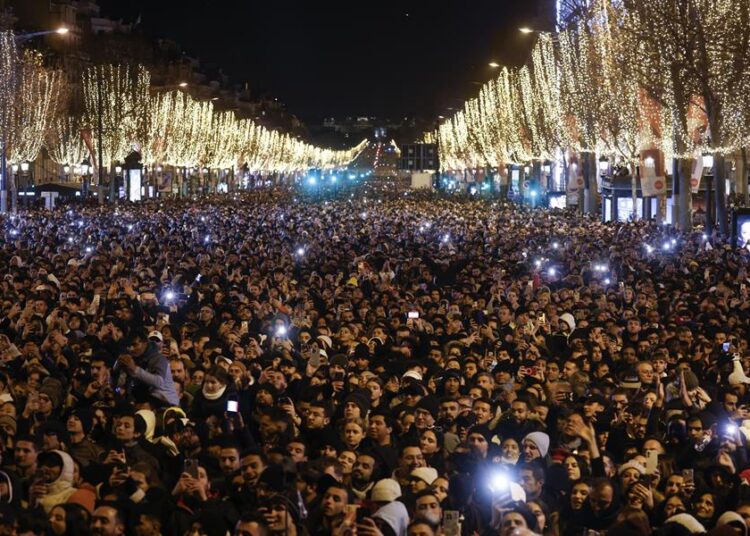 Un millón de personas celebrarán la Nochevieja en los Campos Elíseos de París