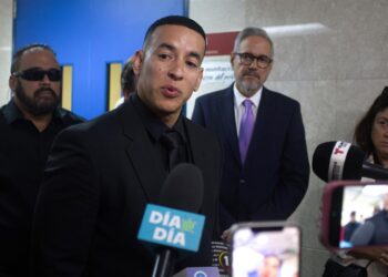 Esposa de Daddy Yankee debe entregar documentación a ju