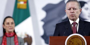 Avanzan 11 mil 15 aspirantes en lista preliminar para elección judicial