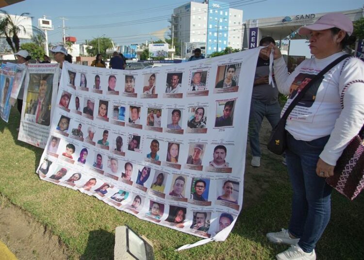 Familias de desaparecidos protestan ante Consejo de Seguridad de Sheinbaum en México