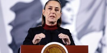 Sheinbaum condena «apología» del narco tras regalos del Cártel Jalisco