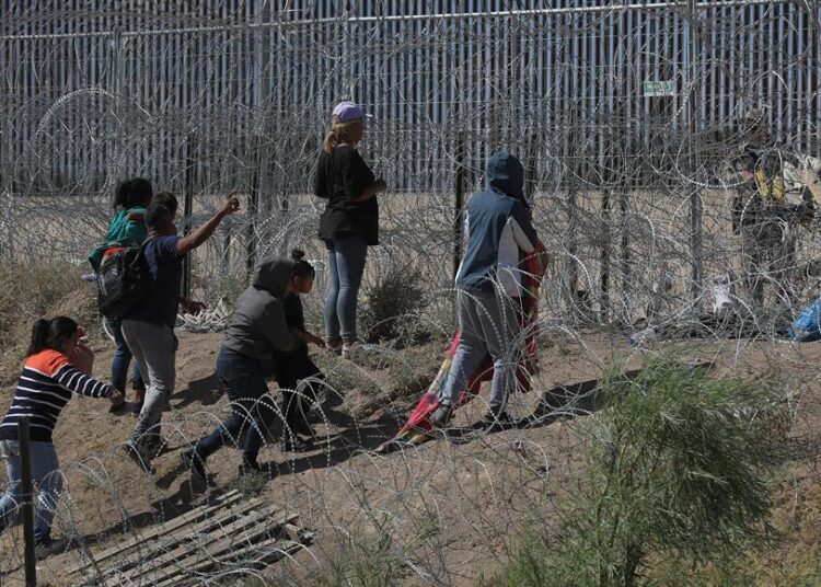 Agente de migración de México muere tras altercado en la frontera norte