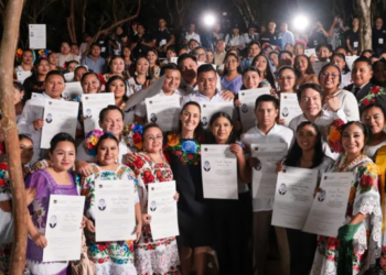 Entrega Presidenta Claudia Sheinbaum 117 títulos profesionales a Egresados de las universidades «Benito Juárez» en Yucatán