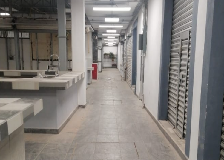 Regresan 300 comerciantes al Mercado Municipal