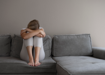 Depresión es hasta tres veces más común en personas con Esclerosis Múltiple