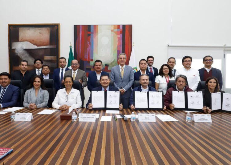 Puebla, de los primeros estados en firmar convenio para reactivación de vivienda