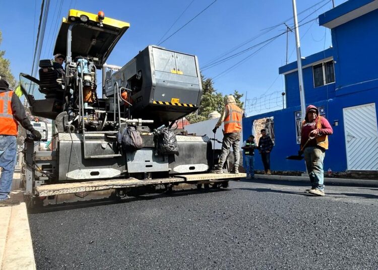 Ayuntamiento de Puebla avanza en trabajos de pavimentación en la calle 2 Sur