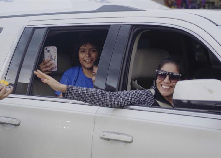 Mexicanos migrantes regresan a casa durante las fiestas