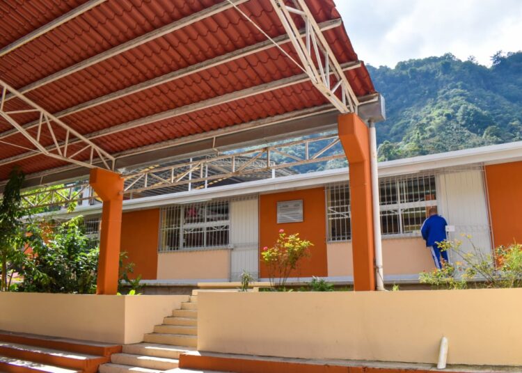 Entrega de obras en Huitzilan de Serdán