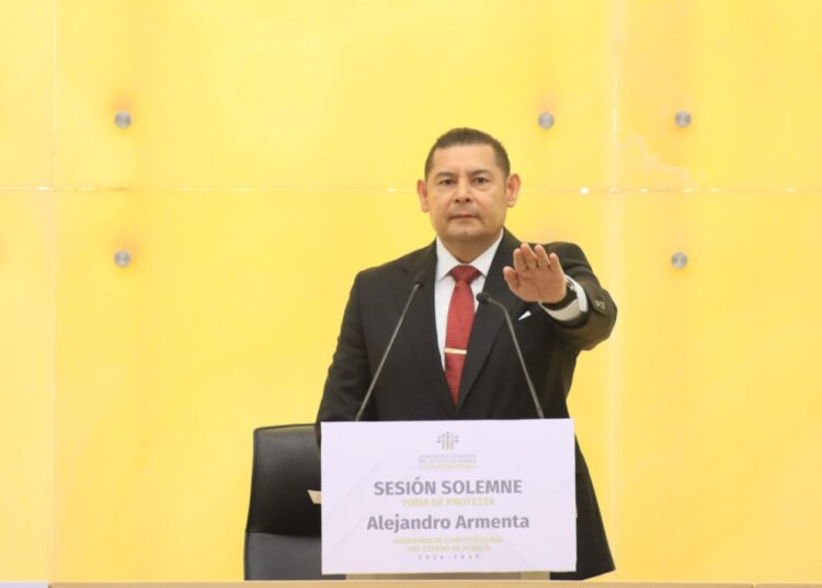 Alejandro Armenta rinde protesta ante el Congreso como Gobernador de Puebla