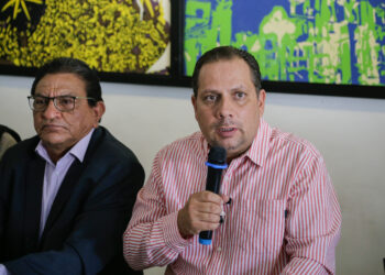 Proponen exhibir a empresas que incumplan con normativas ambientales