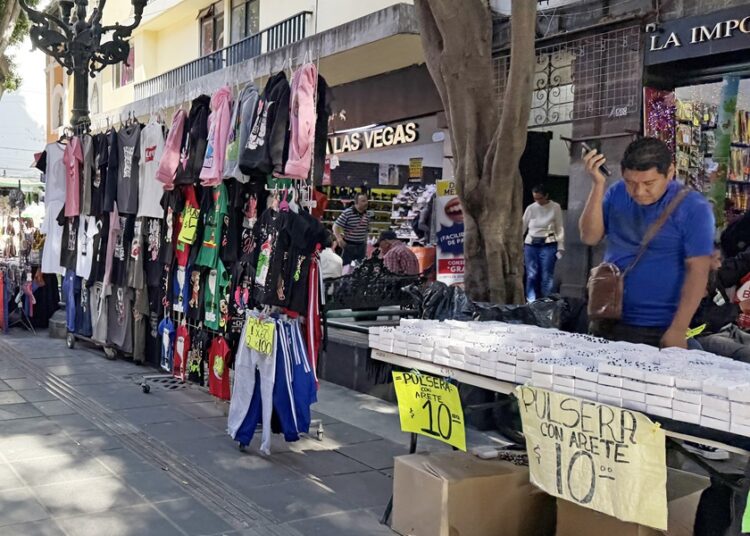 Vendedores informales han respetado lineamientos acordados: Segom