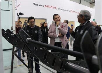 Puebla, actor clave en el desarrollo de semiconductores y energías renovables: Armenta