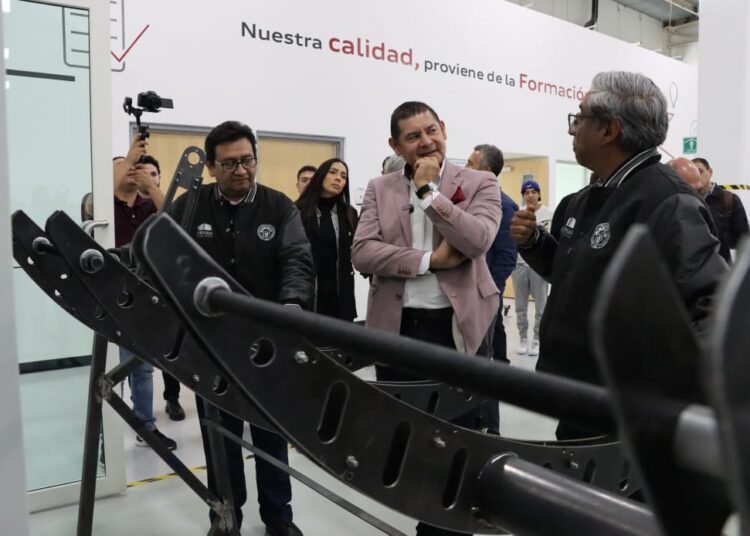Puebla, actor clave en el desarrollo de semiconductores y energías renovables: Armenta