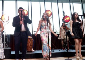Fundación Latin Grammy ofrece beca con Warner para estudiantes de música