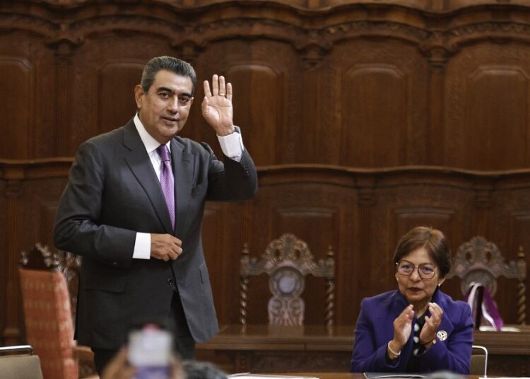 Céspedes apoya a BUAP con construcción de 2 preparatorias