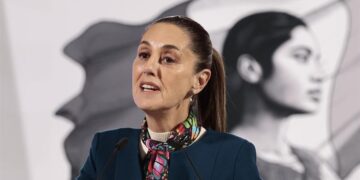 Sheinbaum firma reforma indígena y una comisión de justicia para pueblos