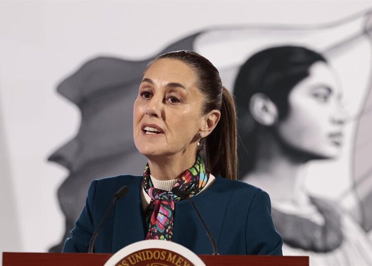 Sheinbaum firma reforma indígena y una comisión de justicia para pueblos