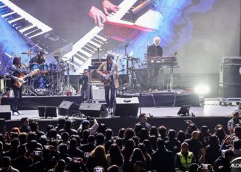 Caifanes conmueve a Puebla con mensaje de paz y justicia