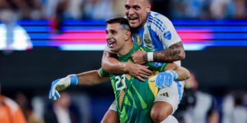 ‘Dibu’ Martínez, Lautaro y Di María destacan entre argentinos en 2024