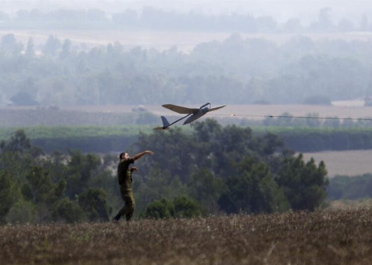Drones israelíes dejan de sobrevolar Gaza y Hamás podría estar haciendo recuento de rehenes
