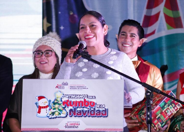 Lupita Cuautle inicia programa Continuamos con el Rumbo de la Navidad