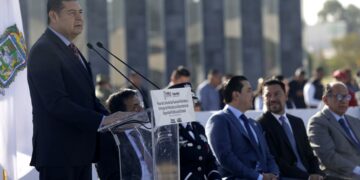 Armenta entrega 50 patrullas en su primer acto de gobierno
