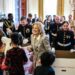 La Casa Blanca y los Marines de EE.UU. entregan miles de juguetes a niños desfavorecidos
