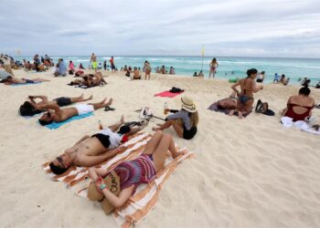 México recibió 20 millones de turistas aéreos en 2024