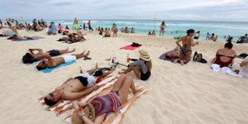 México recibió 20 millones de turistas aéreos en 2024