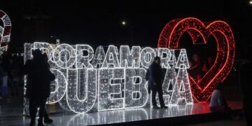 Más de 25 mil personas asisten al primer día de actividades del Festival Navideño por Amor a Puebla