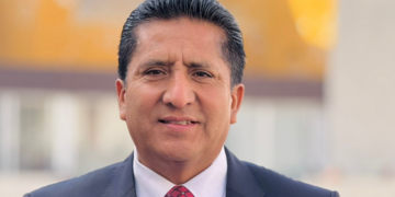 Raymundo Atanacio rinde protesta como director general del SEDIF