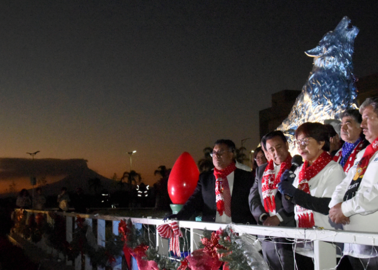 Encienden el Árbol Navideño en Ciudad Universitaria 2