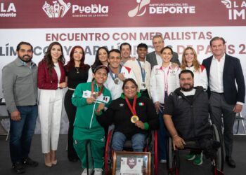 Ayuntamiento entrega reconocimientos a atletas olímpicos y paralímpicos de París 2024