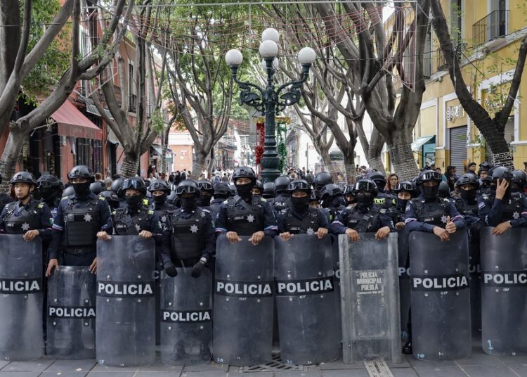 Desplegarán a 2 mil policías por final de futbol y peregrinos