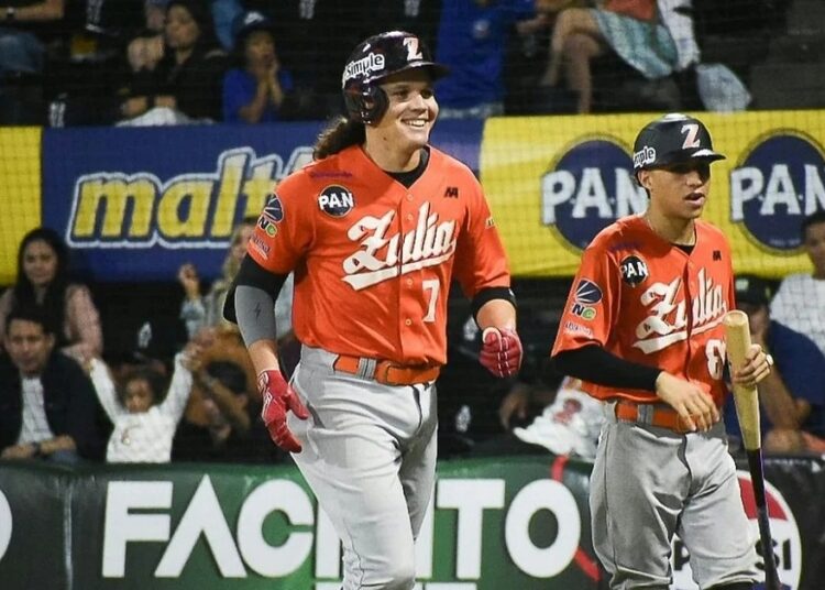 Peloteros de Pericos destacan en beisbol invernal