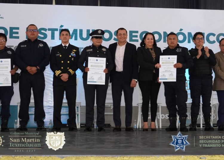 Juan Manuel Alonso reconoce trabajo de policías en Texmelucan