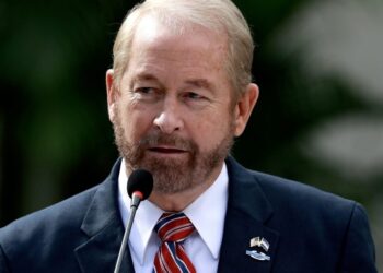 Trump elige a Ronald Johnson, exembajador en El Salvador, como embajador en México