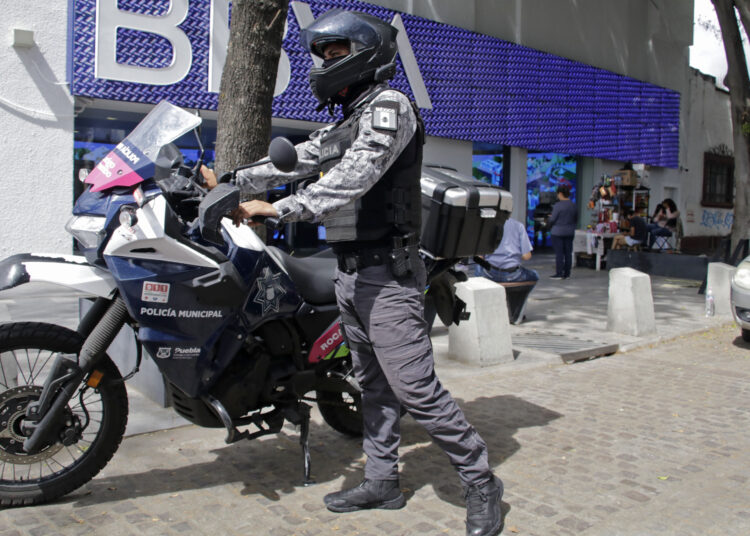 En temporada navideña, SSC mantiene servicio de acompañamiento bancario