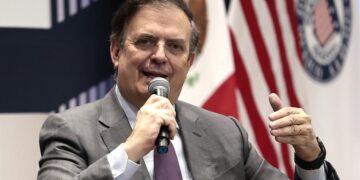 Ebrard: GM no se irá de México pese a ajustes en EE.UU
