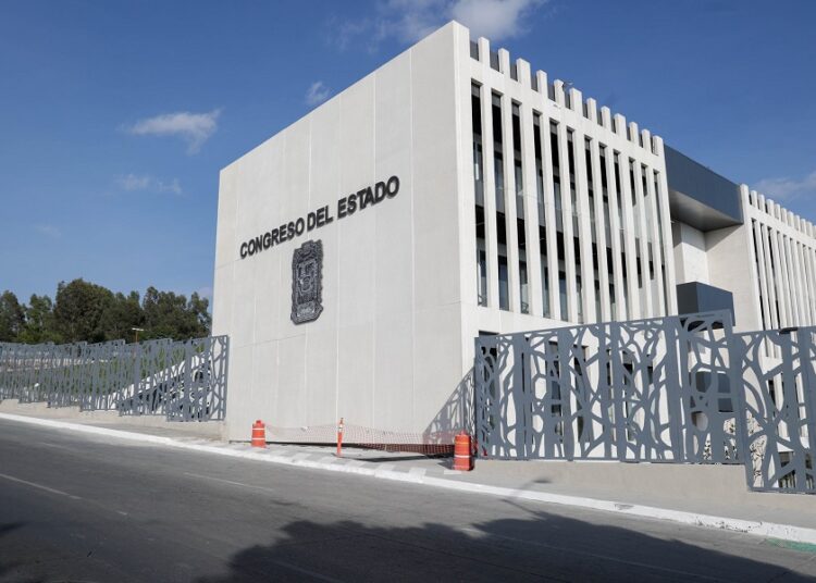 Congreso analiza concesionar cafeterías y estacionamiento de nueva sede