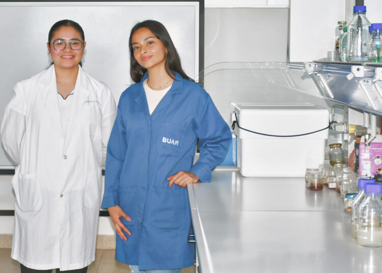 Estudiantes BUAP desarrollan alternativa natural para combatir hongos y bacterias