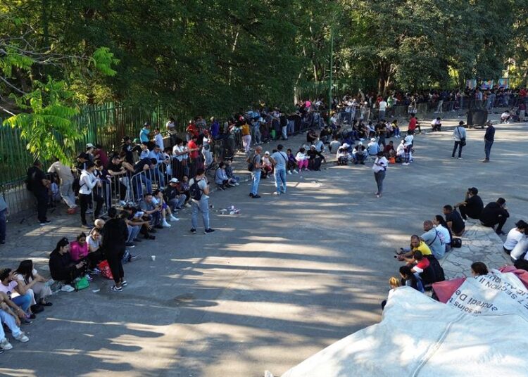 Migrantes dudan entre regresar o quedarse en México