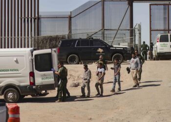 Operativos de autoridades migratorias en ciudades de EE.UU.: más de 5.500 detenidos