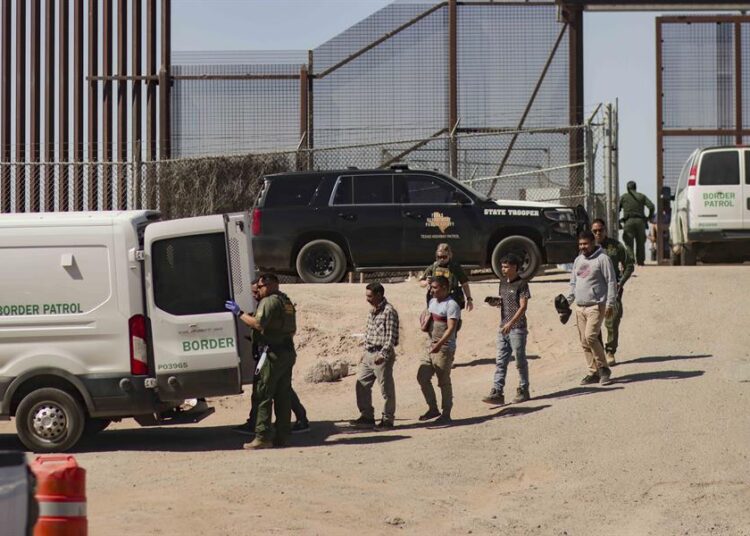 Operativos de autoridades migratorias en ciudades de EE.UU.: más de 5.500 detenidos